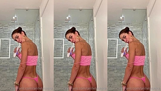 Anllela Sagra teasing her hot body in the bathroom