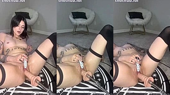 Nonsalemwitch clit vibrating fucking a dildo sex machine