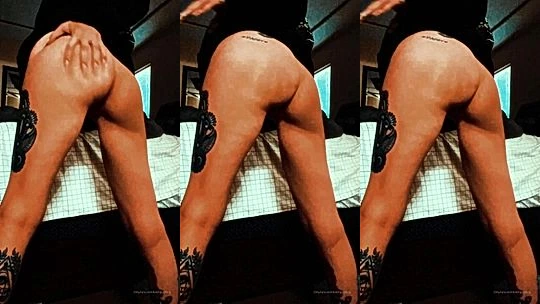 Strawberrysquirtcake teasing her naked big ass in the bedroom