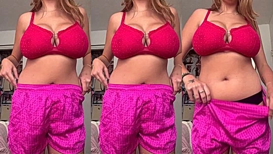 Lynntoria teasiing her big tits wearing red bra