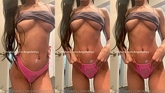 Babyx teasing her big underboobs in bathroom