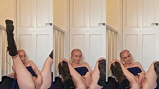 Chloxxhill fingering masturbation in black boots