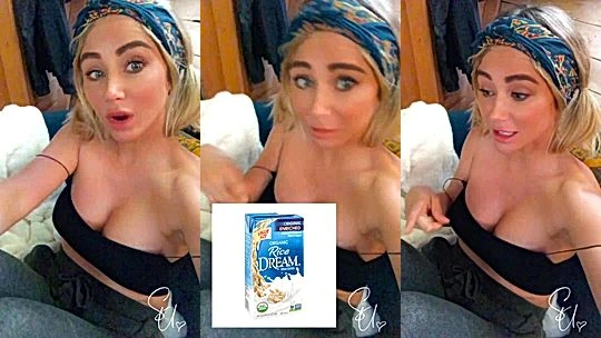 Sara Underwood teasing her naked perky tits on livestream