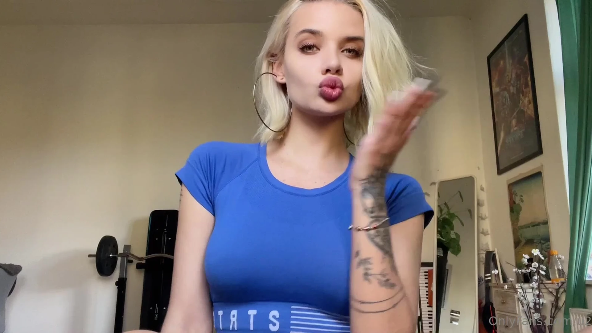 Sweet Aliceee teasing her braless tits in blue t-shirt