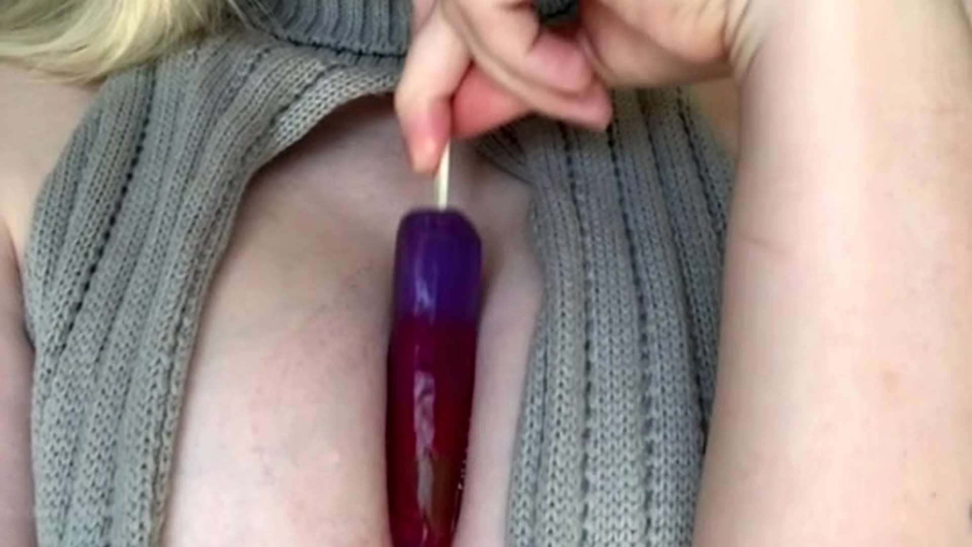 Sneesnaw tit fucking a popsicle