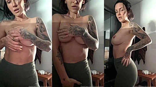 Kayla Lauren teasing her sexy body in tight leggings