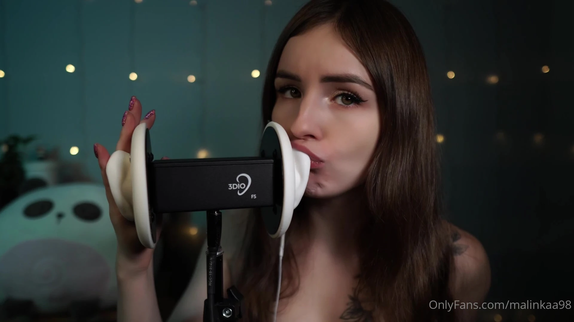 Malinkaa98 finger saliva tongue play on live session