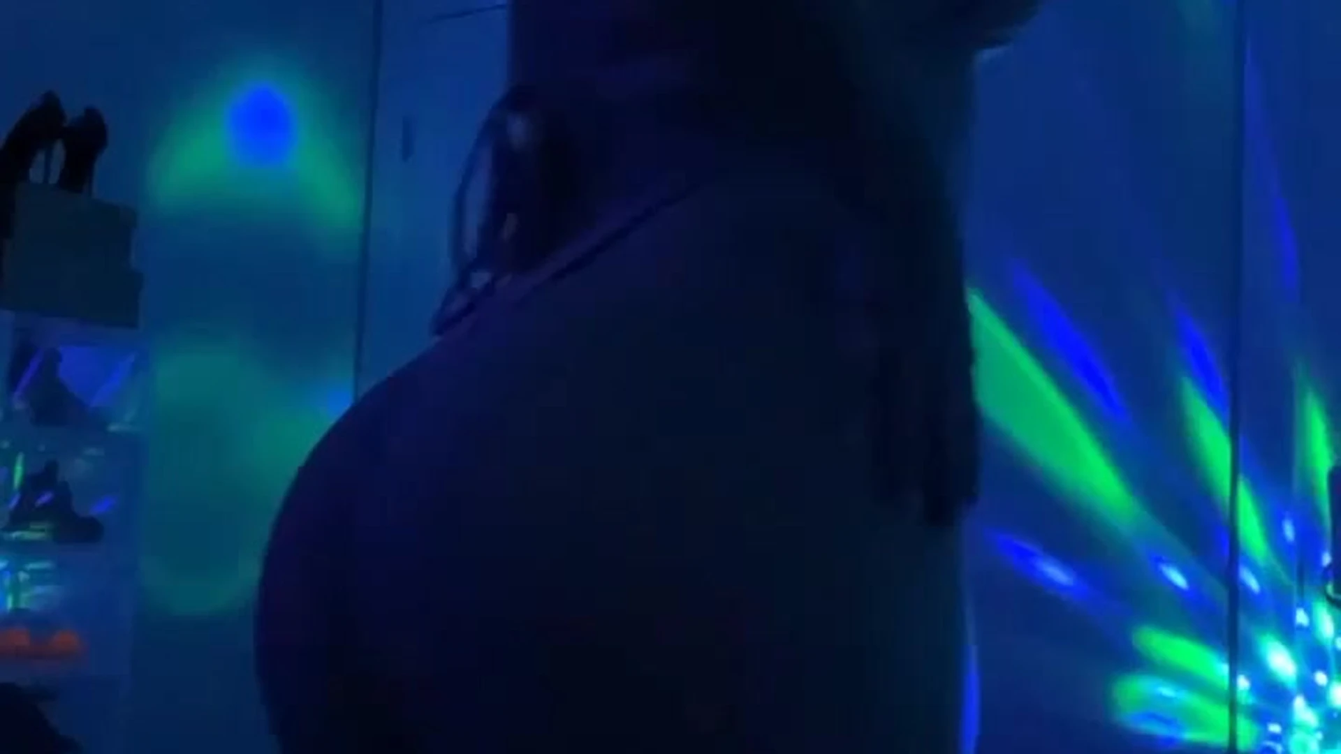 hot babe Haleigh Cox dancing her naked ass in disco